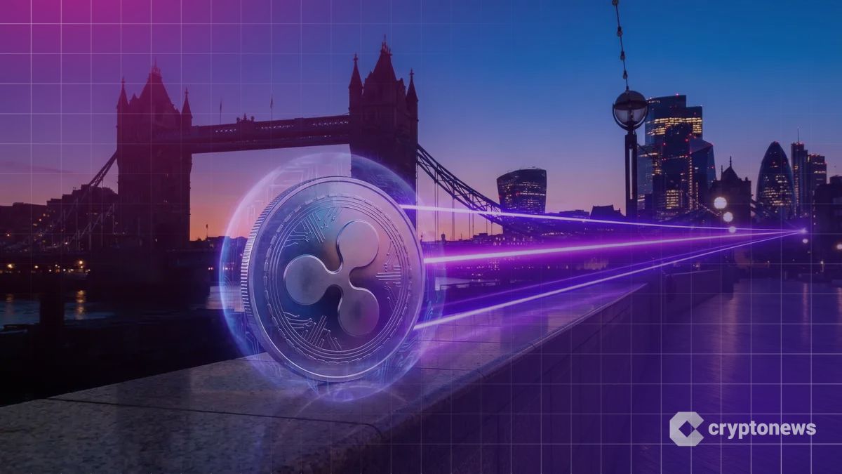 ロンドンの金融街を背景に輝くリップル(XRP)コインとFCA登録を象徴する光