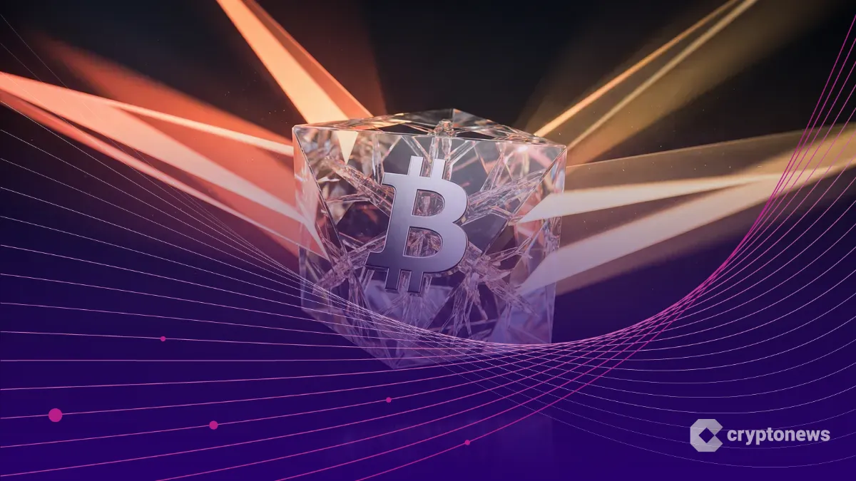 クリスタルプリズムに包まれたビットコインから光が放たれる様子