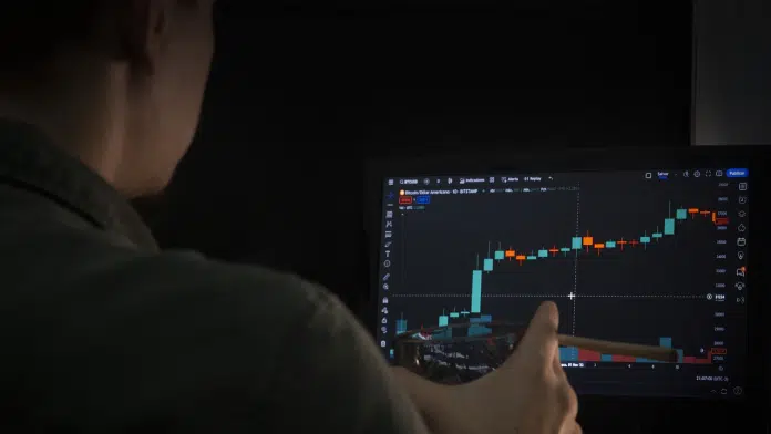ENA strijd tegen XRP - Multicoin VC voorspelt RWA, stablecoins, en futures
