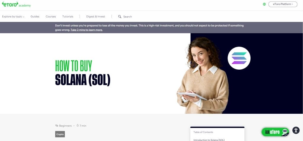واجهة مستخدم منصة eToro وتظهر فيها فتاة مبتسمة مع عبارة "كيفية شراء عملة سولانا"