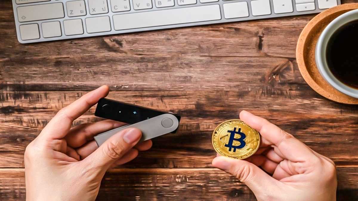 أفضل المحافظ الباردة (الصلبة) للعملات الرقمية المشفرة