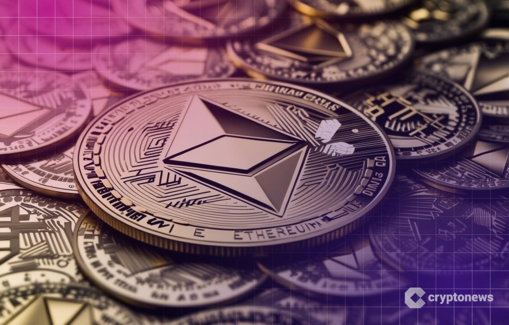 عملة معدنية تحمل شعار إيثيريوم وسط أخريات ذات شعارات متنوعة