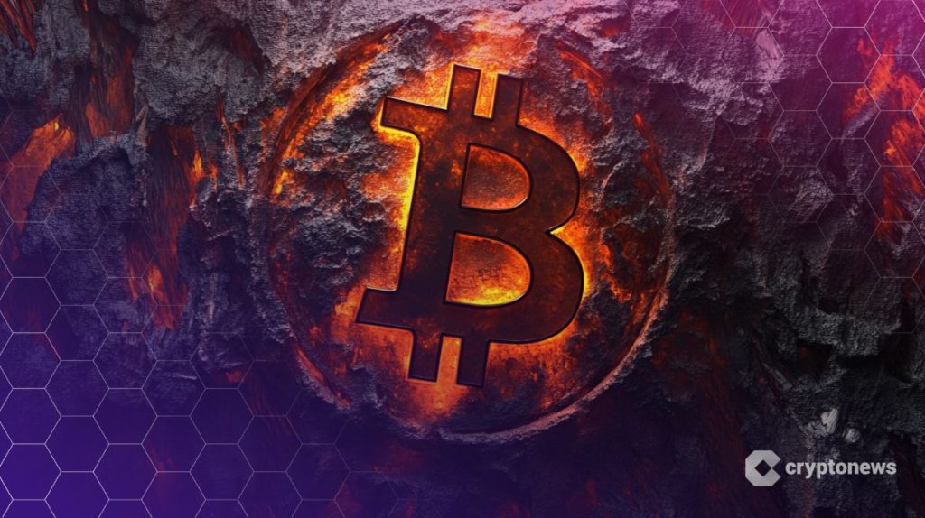 شعار بيتكوين فوق جمرة كبيرة تحترق