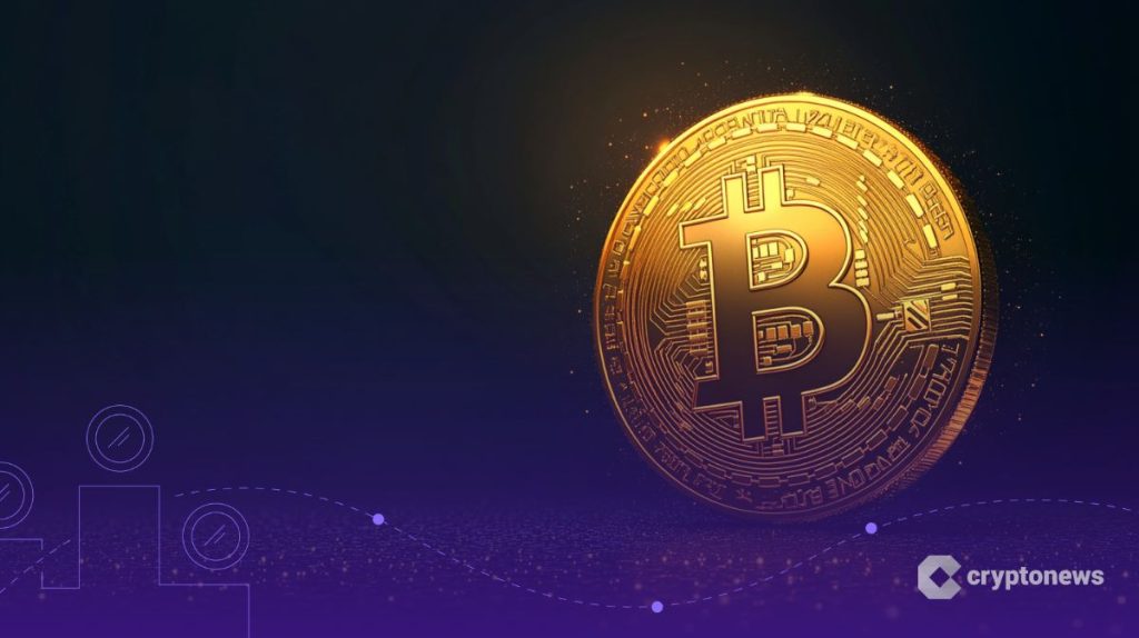 عملة بيتكوين (Bitcoin) ذهبية تضيء في السماء